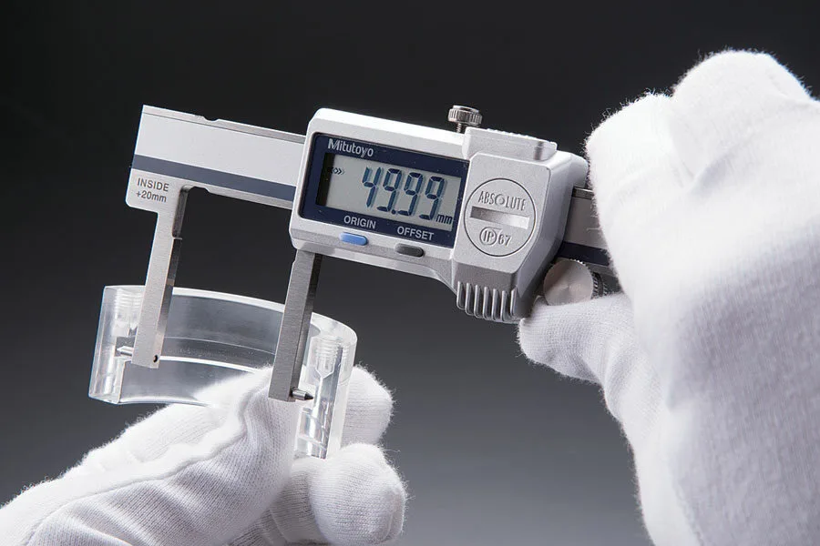 Caliper for standards